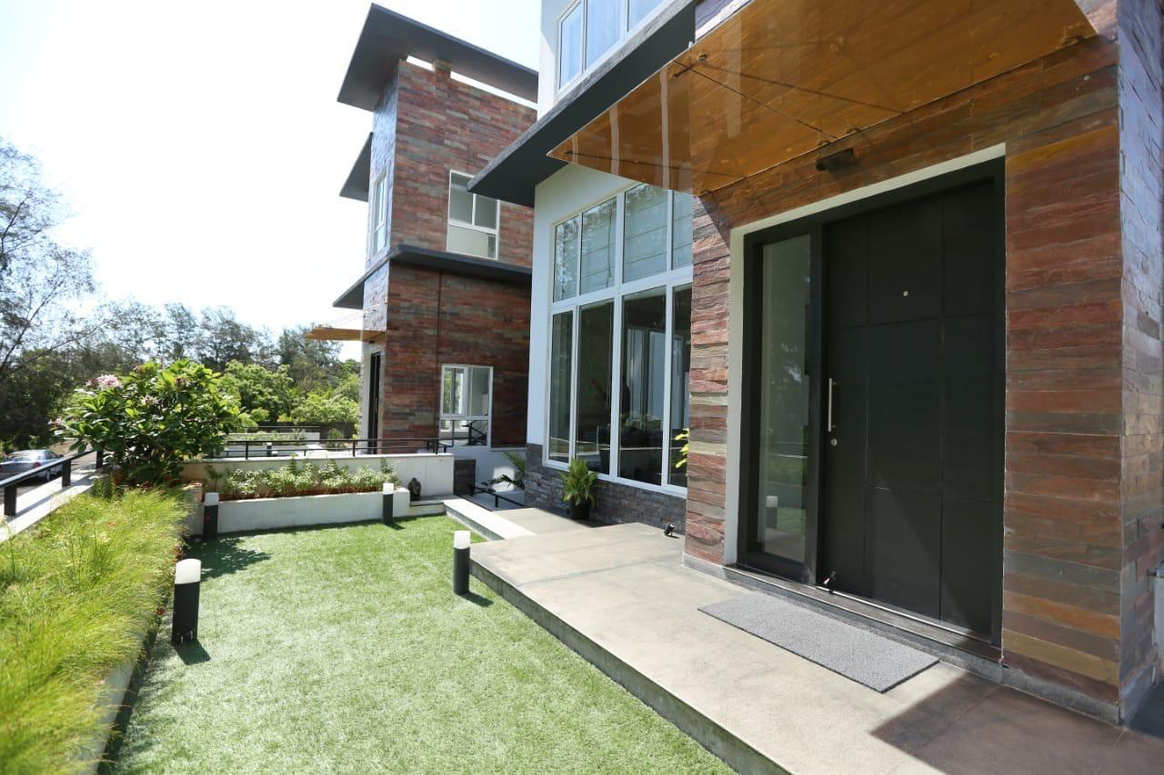Wooden Doors & Windows Classic Style